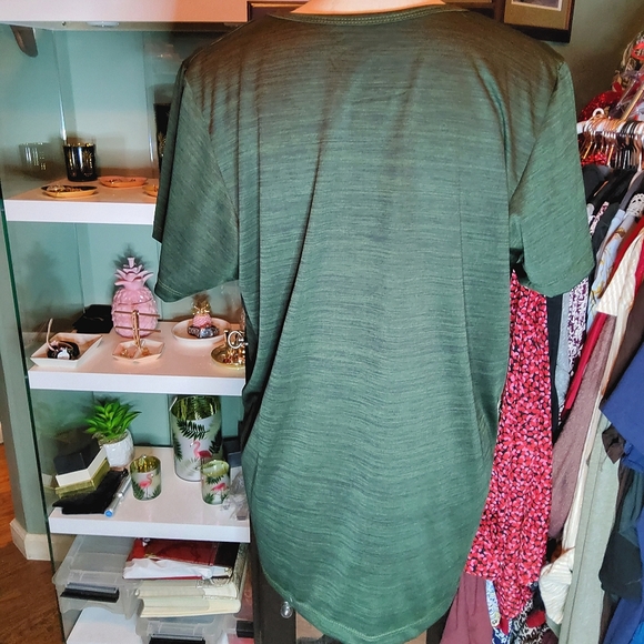 018 REAL ESSENTIALS PLUS 2X PERFORMANCE TEE TOP - Picture 3 of 3